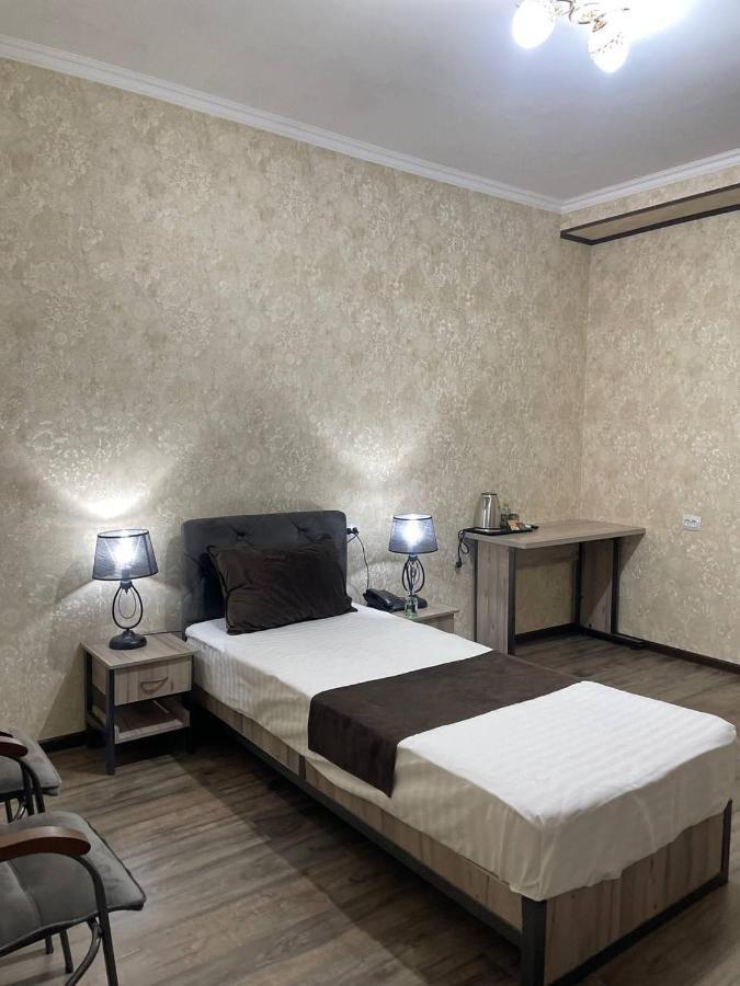 Yantai Hotel Tashkent Esterno foto